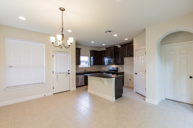 Building Photo - 16020 Travesia Way