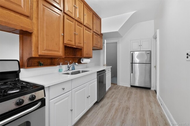Building Photo - 34-39-39 75th St