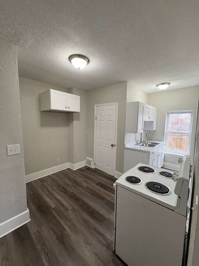 Building Photo - 133-135 W Jackson St, Painesville, OH 44077