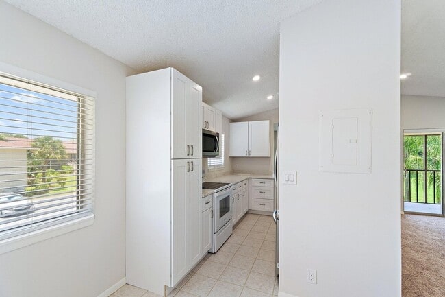 Building Photo - 6531 Chasewood Dr