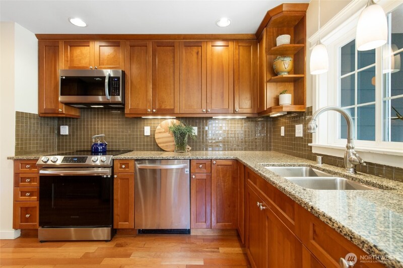 Building Photo - 1815 11th Ave