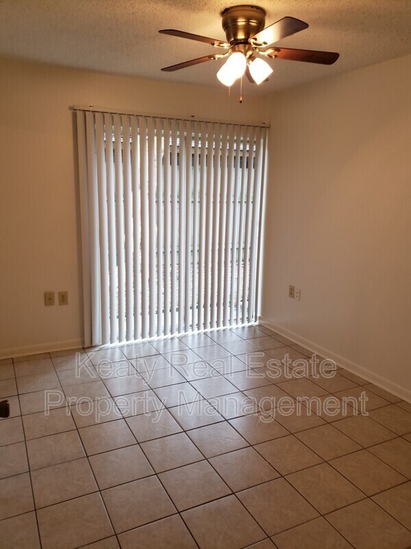Building Photo - 509 Fox Run Ave