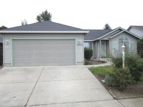 Building Photo - Cozy and Spacious Home for Rent