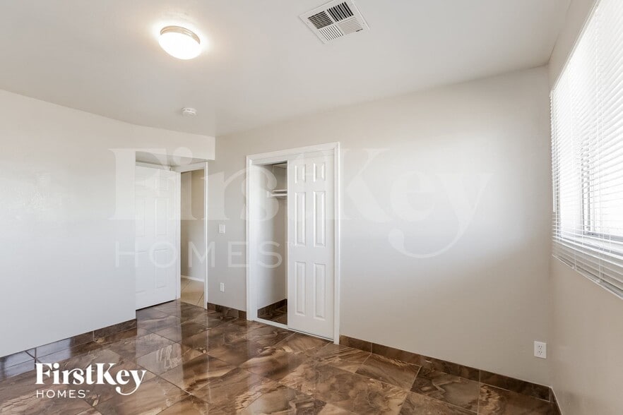 Building Photo - 3509 W Cheryl Dr