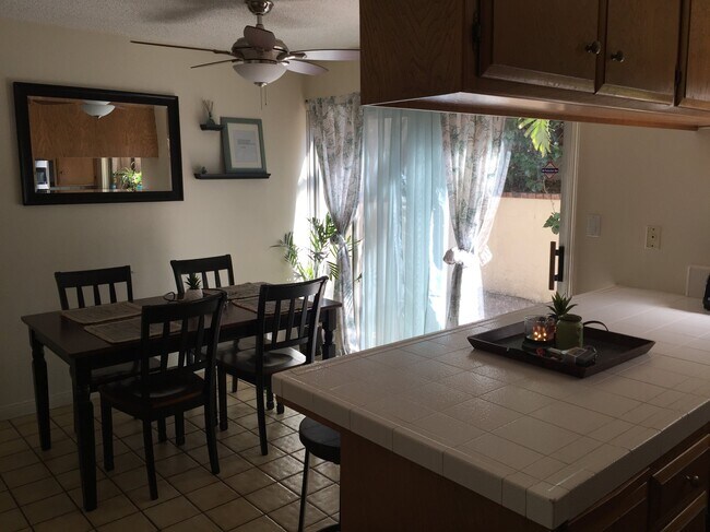 Building Photo - 1722 Armour Ln