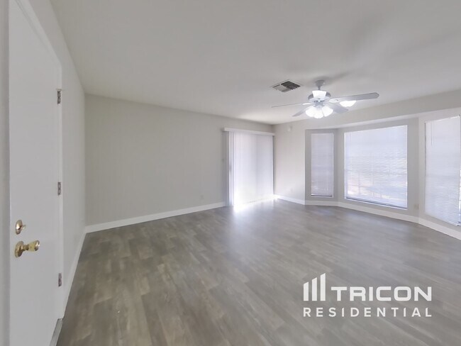Building Photo - 1618 N Arrowhead Dr