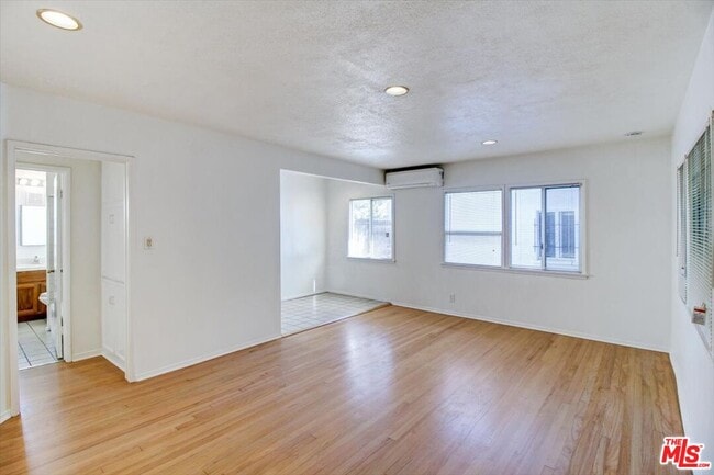 Building Photo - 1057 17th St
