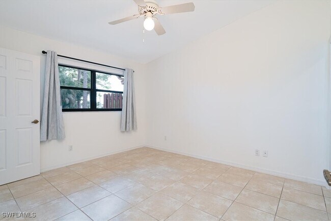 Building Photo - 2009 Pine Isle Ln