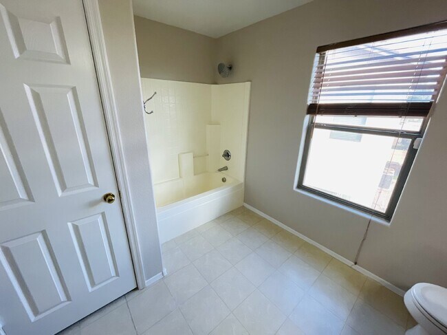 Building Photo - 45811 W Amsterdam Rd