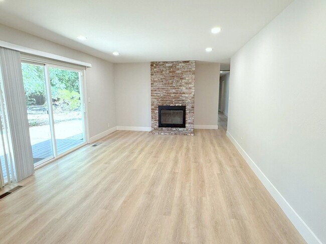 Building Photo - 2690 Danville Blvd