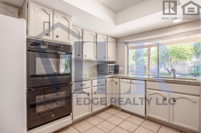 Building Photo - 4Bed/2.5Bath House at 56th/Cactus! $399 MOVE-IN SPECIAL! Move-In Ready on 04/09/2026!