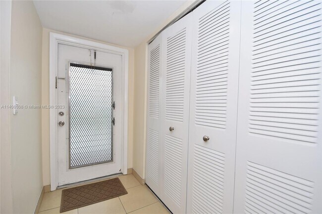 Building Photo - 7500 NW 5th Pl