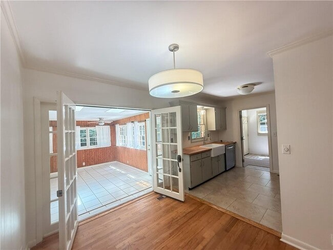 Building Photo - 1009 Verdi Way