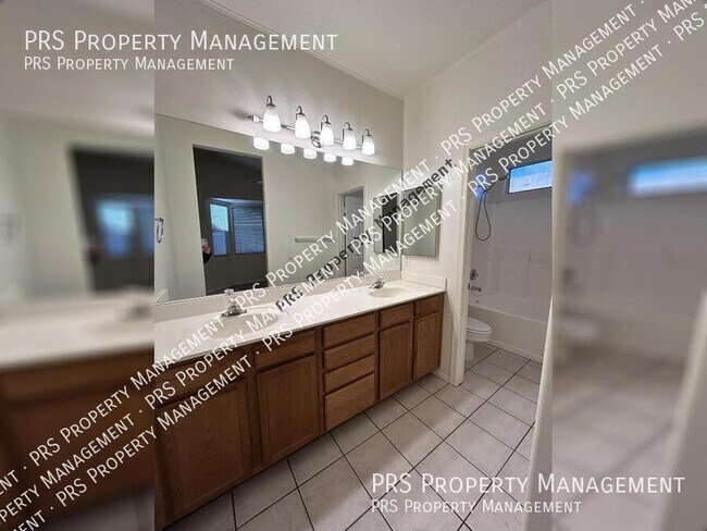 Building Photo - 2778 E Devon Ct
