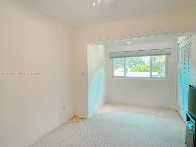 Building Photo - 7526 SW 58th Ave