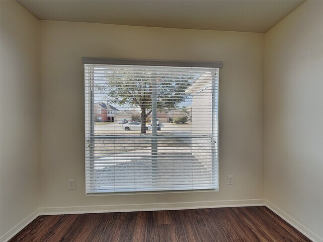 Building Photo - 16973 Scenic Knoll