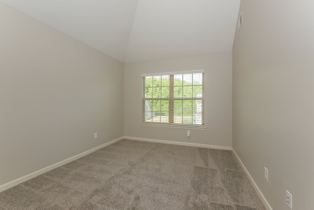 Building Photo - 215 Madison Grace Ave