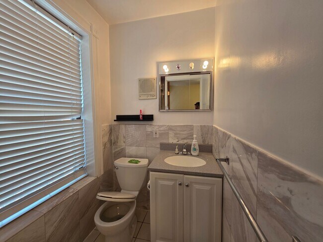 Building Photo - No Brokers Fee, Central Heat/AC, Garage Pa...