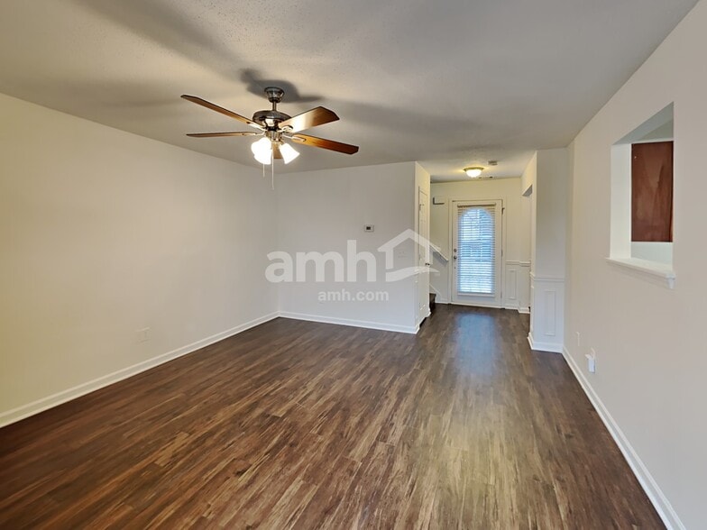 Building Photo - 1864 Tulip Petal Rd