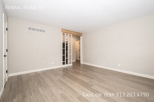 Building Photo - 940 S 57th St