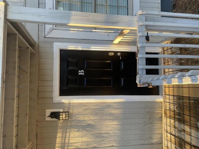 Building Photo - 1435 Fernwood Glendale Rd