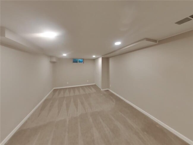 Building Photo - 7539 Park Ave
