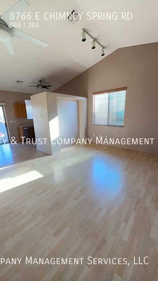Building Photo - 8766 E Chimney Spring Dr