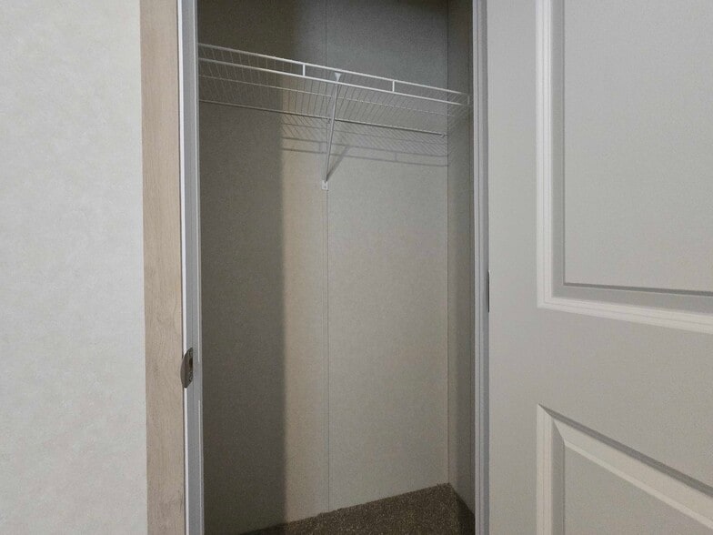 Building Photo - 52758 S Yorktown Ct