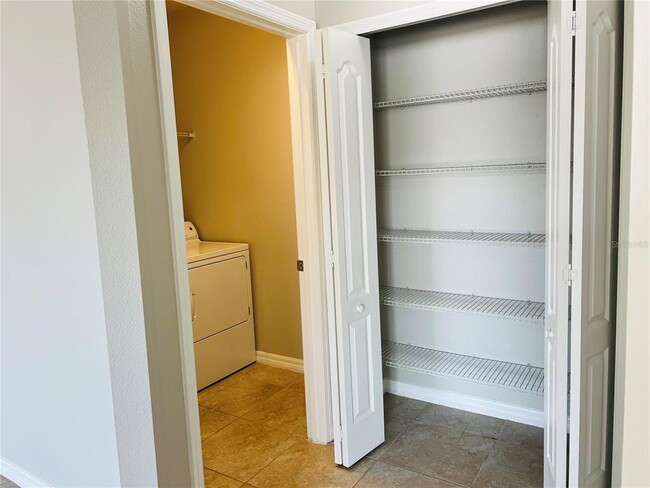 Building Photo - 6562 S Goldenrod Rd