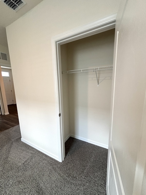 Building Photo - 5555 Hayloft Dr