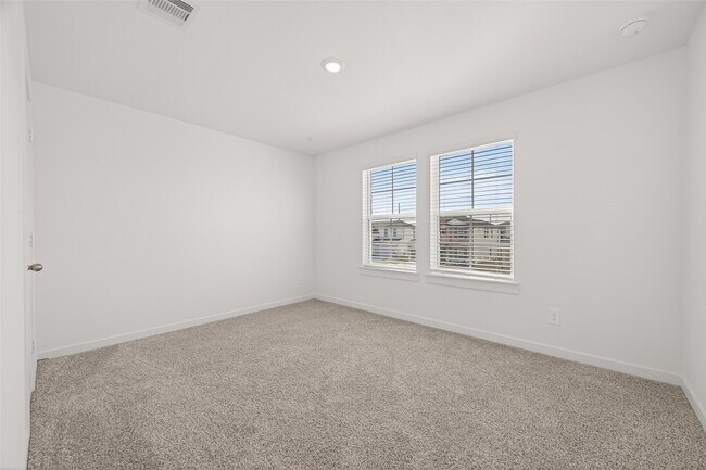 Building Photo - 4323 Camden Lakes St