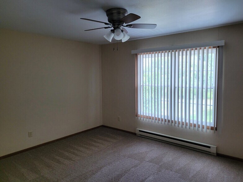 Building Photo - 2022 Sylvan Way