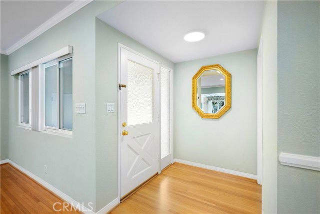 Building Photo - 841 Irving Dr