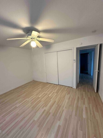 Building Photo - 38355 Vista Dr