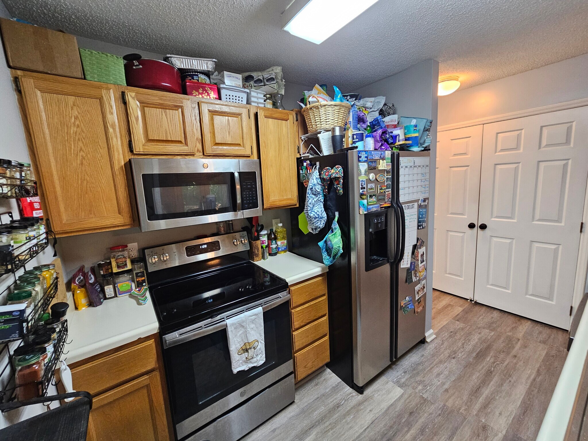 Current Ra & Microwave, Old Fridge - 117 Forest Oaks Dr