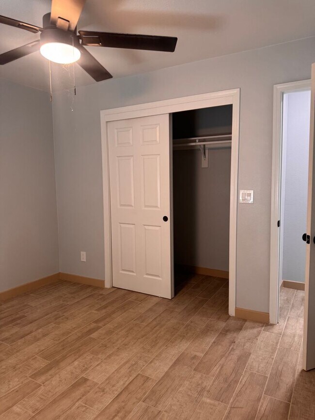 Building Photo - Newly Remodeled 2 Bedroom, 2 Bath Back House