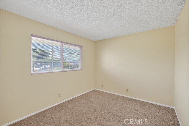 Building Photo - 10728 Valley Dr