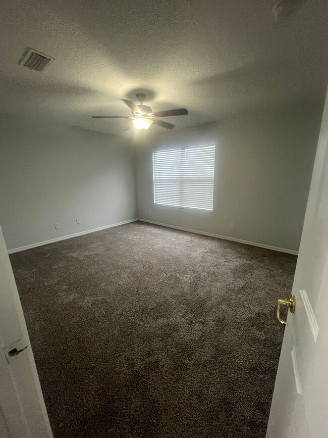 Building Photo - 1520 Retreat View Cir