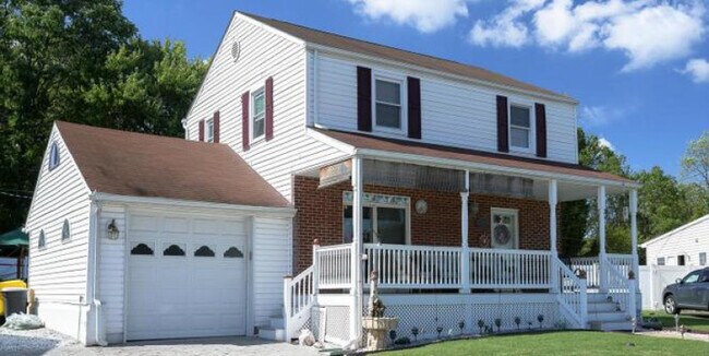 Primary Photo - 520 Cheddington Road