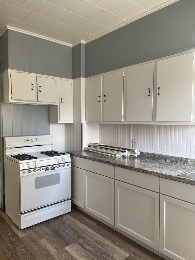 Building Photo - 269 Selye Terrace