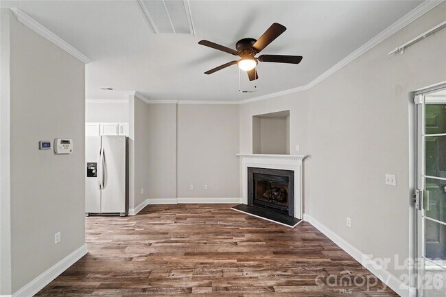 Building Photo - 2120 Sardony Ln