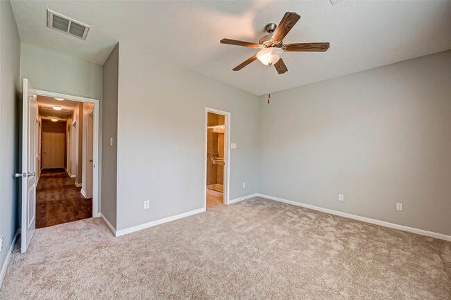 Building Photo - 26123 Parkman Grove Dr