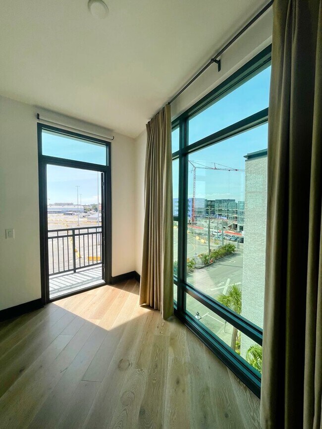 Building Photo - Gorgeous two bedroom newly built condominium at the Gadsden