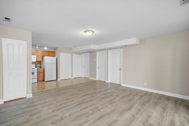 Building Photo - 3423 Ridgeland-101