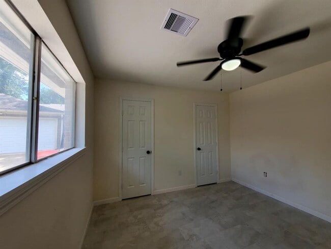 Building Photo - 22019 Kenchester Dr
