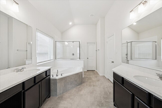 Building Photo - 3018 Myrtle Bch Ln