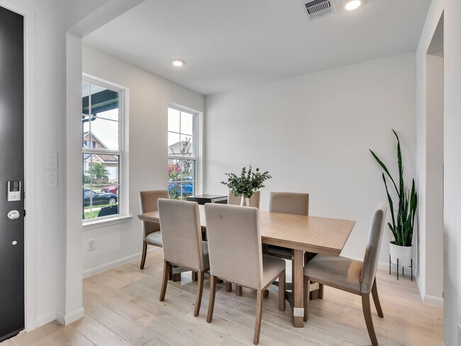 Building Photo - 21143 Austin Chalk Dr