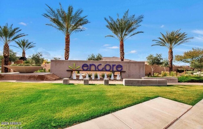 Building Photo - 5653 S Winchester