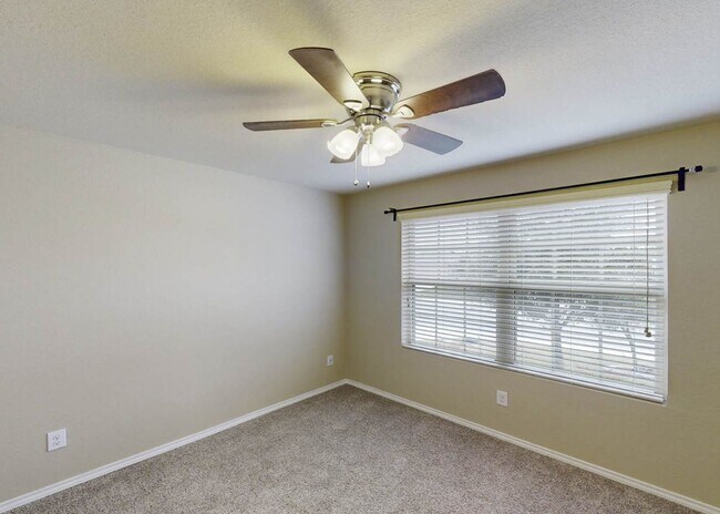 Building Photo - Beautiful 3 Bedroom Home in Voss Farms—Open Floor Plan & Great Outdoor Space!