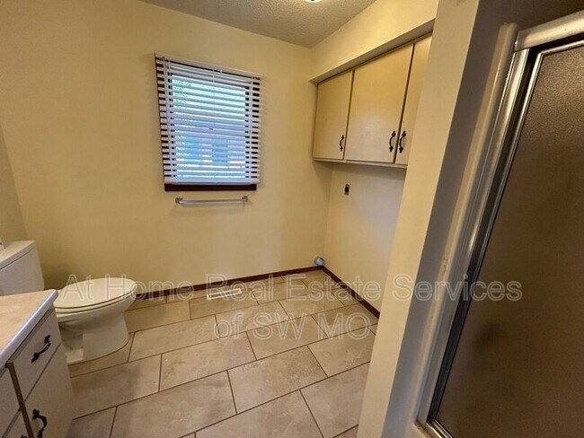 Building Photo - 3161 S Kimbrough Ave